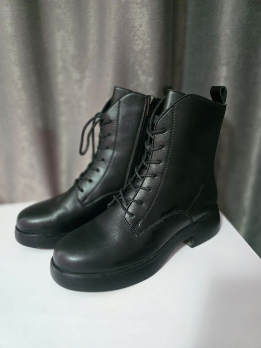 Дамски черни боти