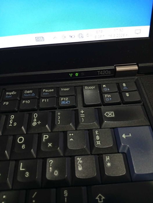 продавам лаптоп Lenovo т420 работи