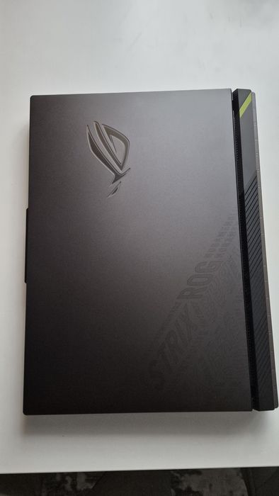 Laptop Gaming Asus ROG Strix G16 G614FR