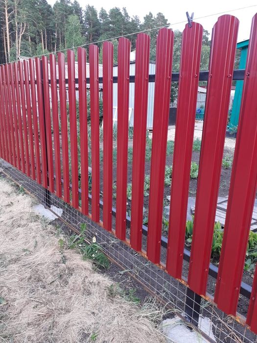 Штакетник металлический.