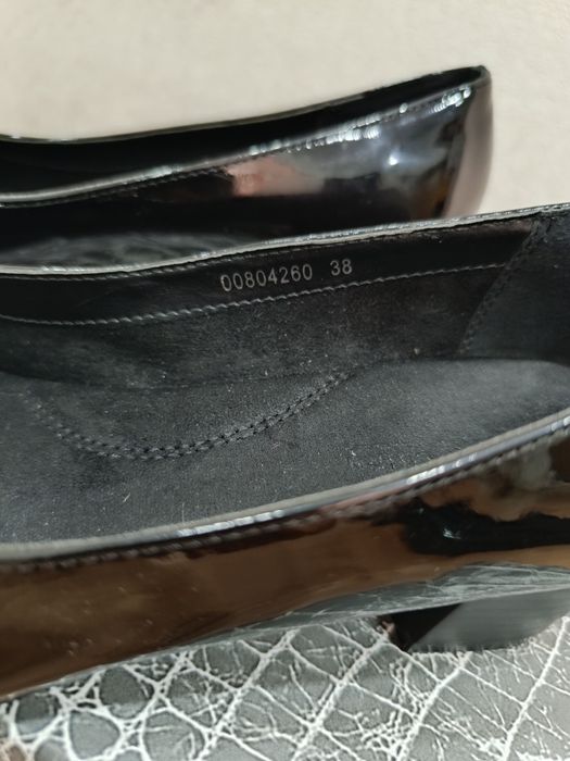 Лаковая обувь на девочку