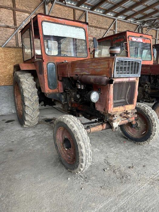 Tractor UTB în stare perfectă de funcționare