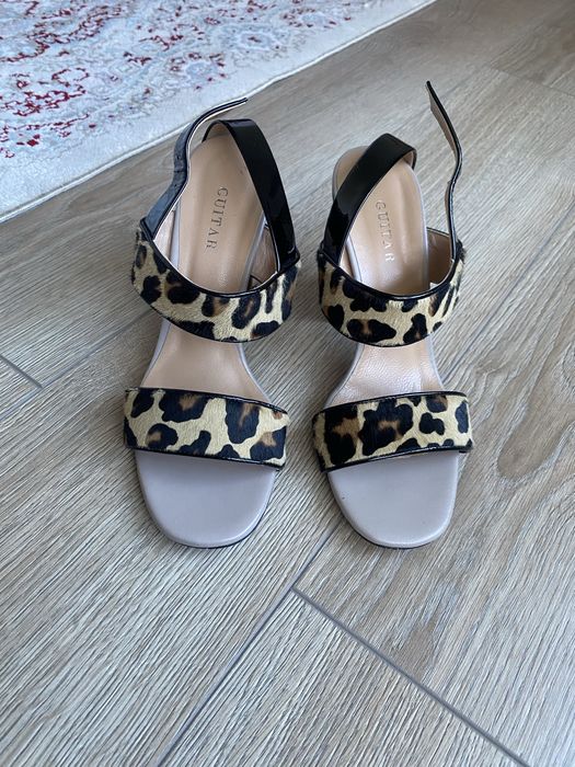 Босоножки леопардовые 39-40 размер