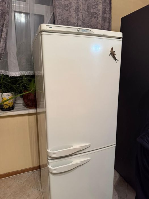 Продам холодильник