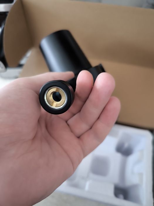 Microfon Shure MV7 XLR – Negru – Nefolosit