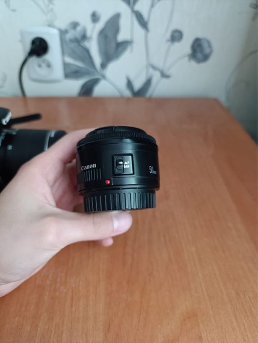 Canon EOS 700d, два объектива