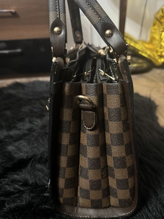Geanta de mana Louis Vuitton (piele)