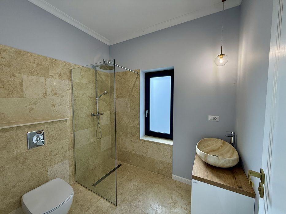 Casa zona Selgros , Ford , Damila