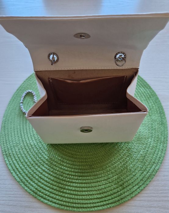 Дамска Бяла Чанта.