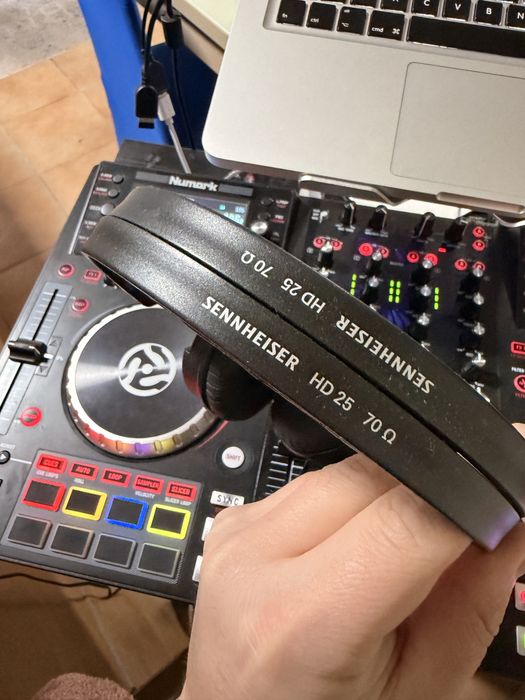 Consola  DJ Numark NS6
