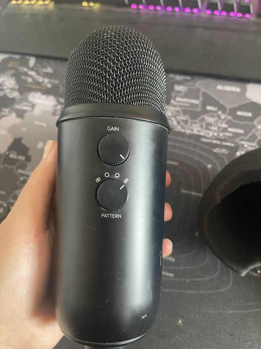 Microfon Logitech Yeti Blue dedicat Streaming