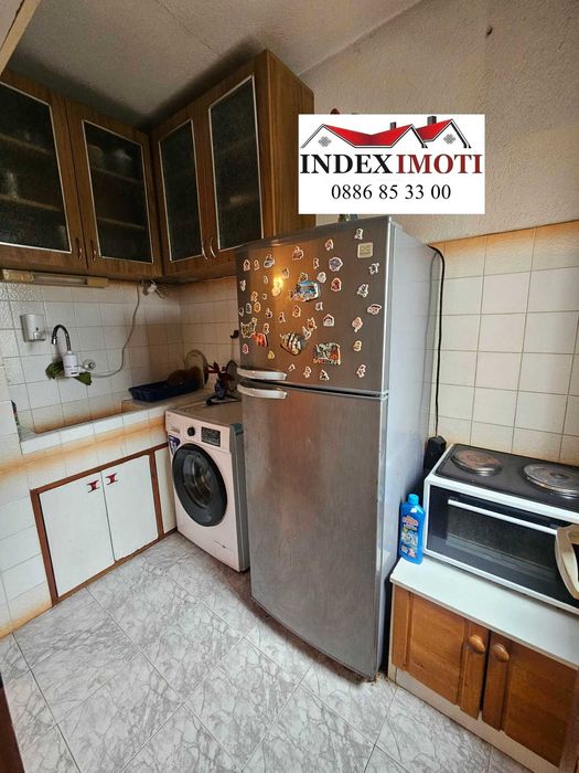 1+бокс, Аязмото, ет.2, малка тухлена сграда