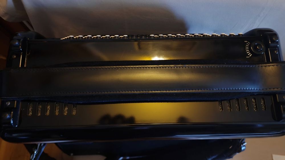 Acordeon Roland FR7X - IMPECABIL