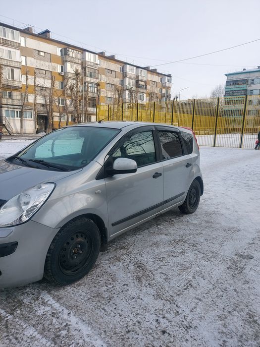 Продам ниссан ноут 2007г каропка механика, двигатель 1.6 контрактный,