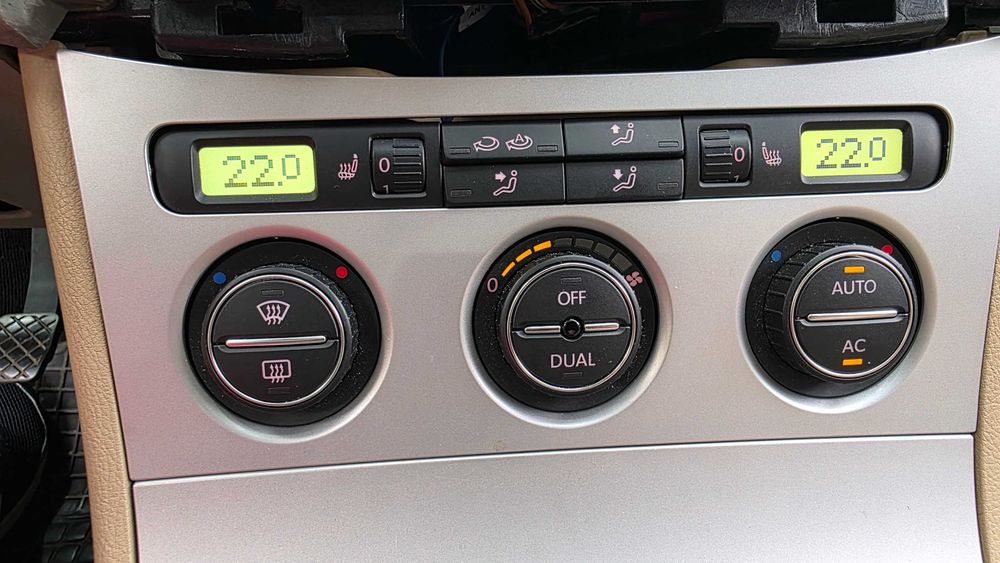 Panou clima+trim gri Passat B6