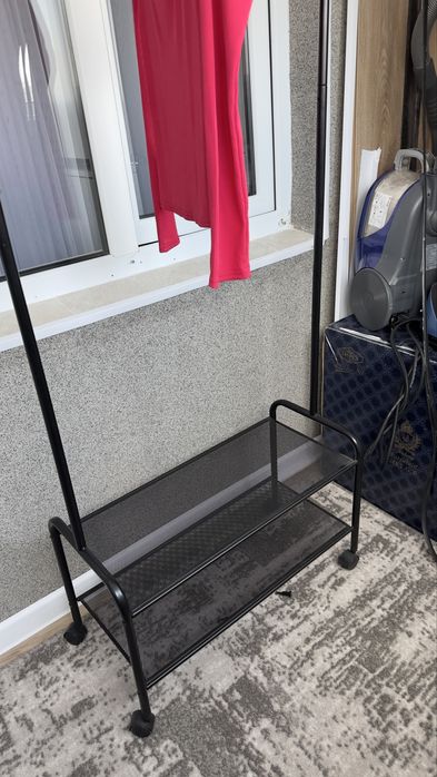 Продам вешалку ширина 60 см