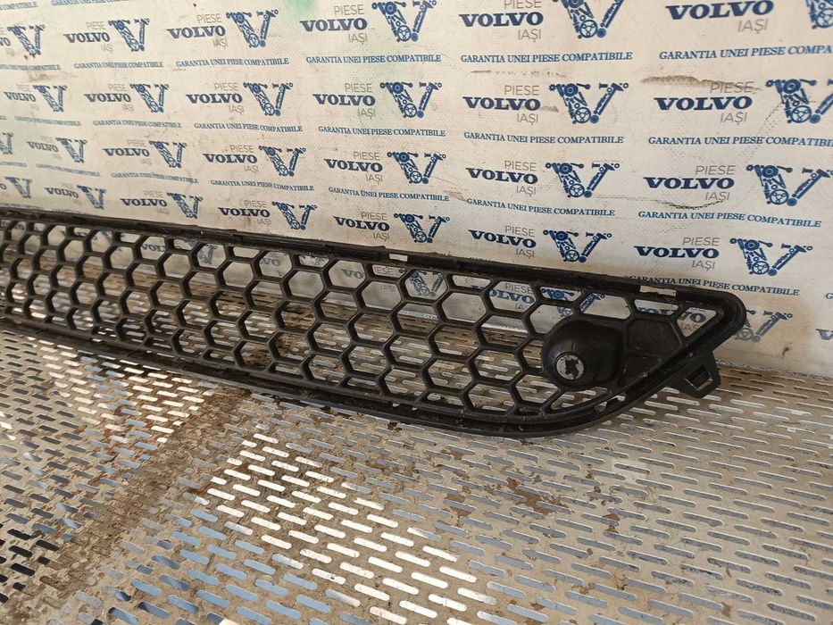Grila bara fata model cu senzori inclusi Volvo S60 V60 2010-2013