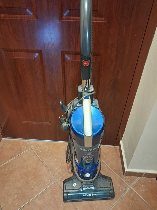Продавам прахосмукачка hoover