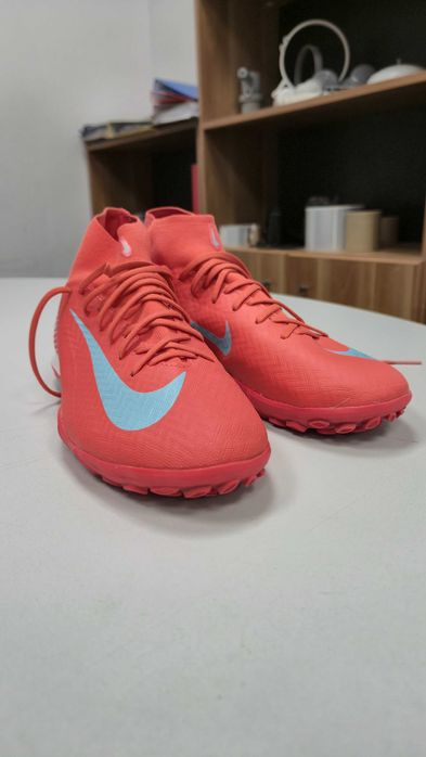 Детски футболни бутонки марка Nike