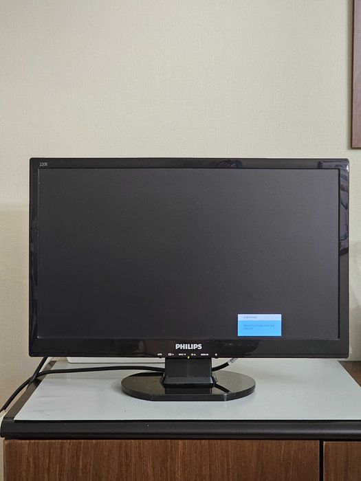 Монитор 22" Philips 220E — Отличное состояние, Full HD