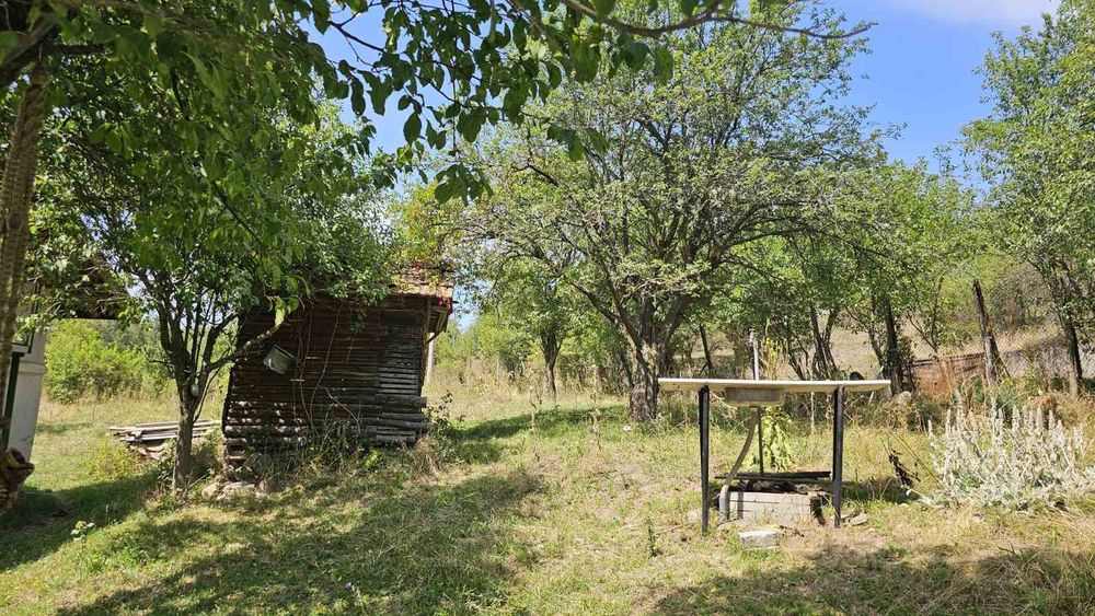 Продава се Парцел в с. Бутроинци, Област Перник - 1000 кв.м за 30 €/кв.м - Снимка #4