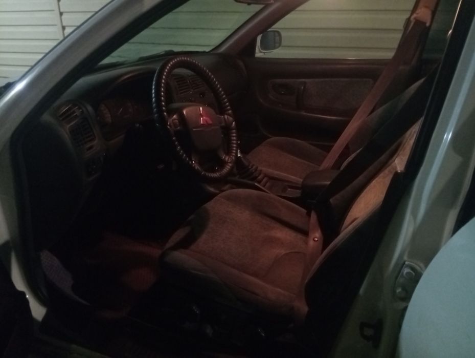 Продам Мицубиси голант