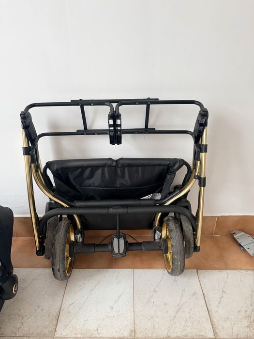 Количка за близнаци Junama Compact Duo Black Eco Pram