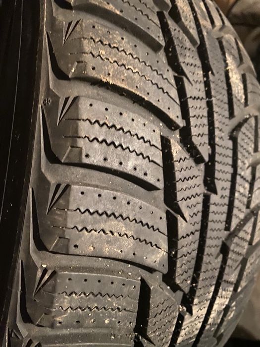 Гуми за МЛ Мерцедес 255/55R18