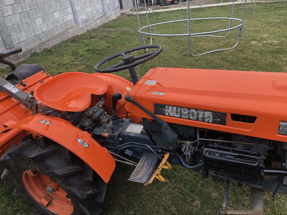 Продавам Kubota B6000