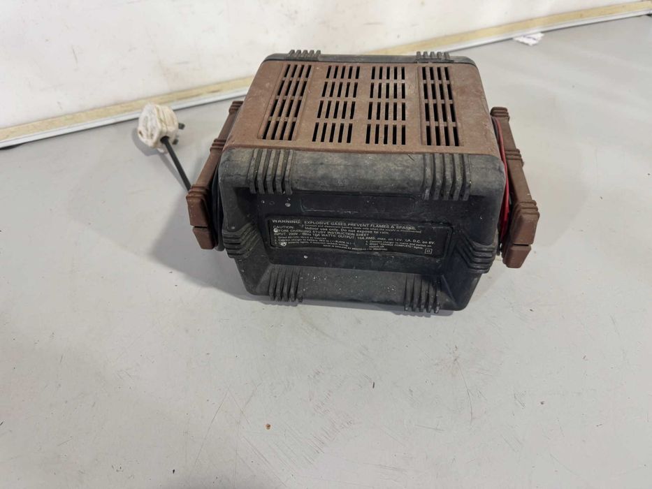 Зарядно за акумулатор - 6-12V / 10Amp / 125 W