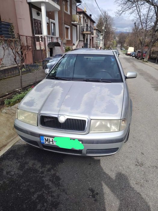 masina auto skoda