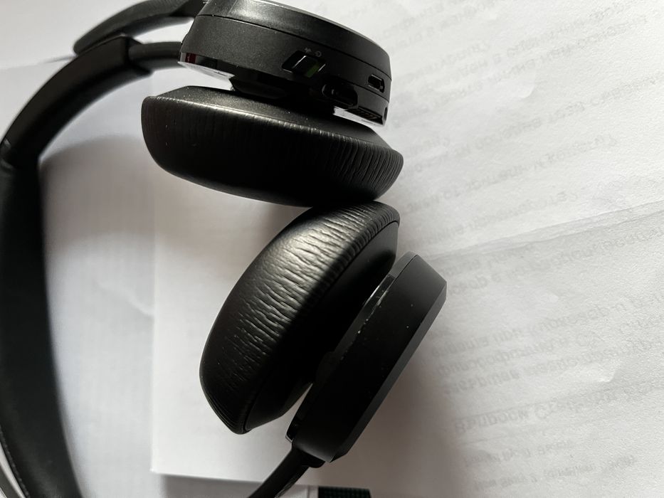 Слушалки Plantronics Voyager Focus 2