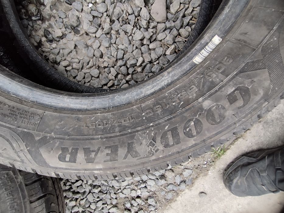 205/65/16c Goodyear