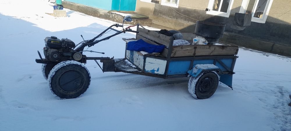 Продам мотоблок .с прицепом.