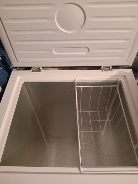 Продам морозильную камеру