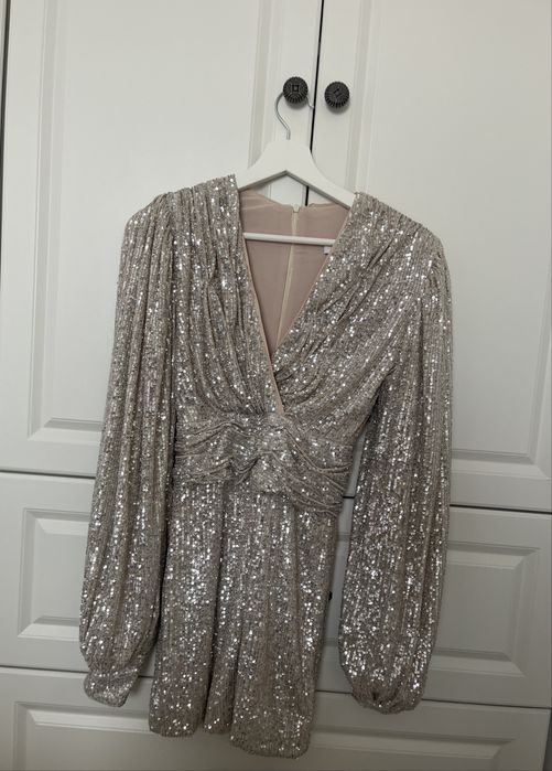 Rochie paiete TGH, o singura purtare, marimea 34-xs,pret achizitie 600