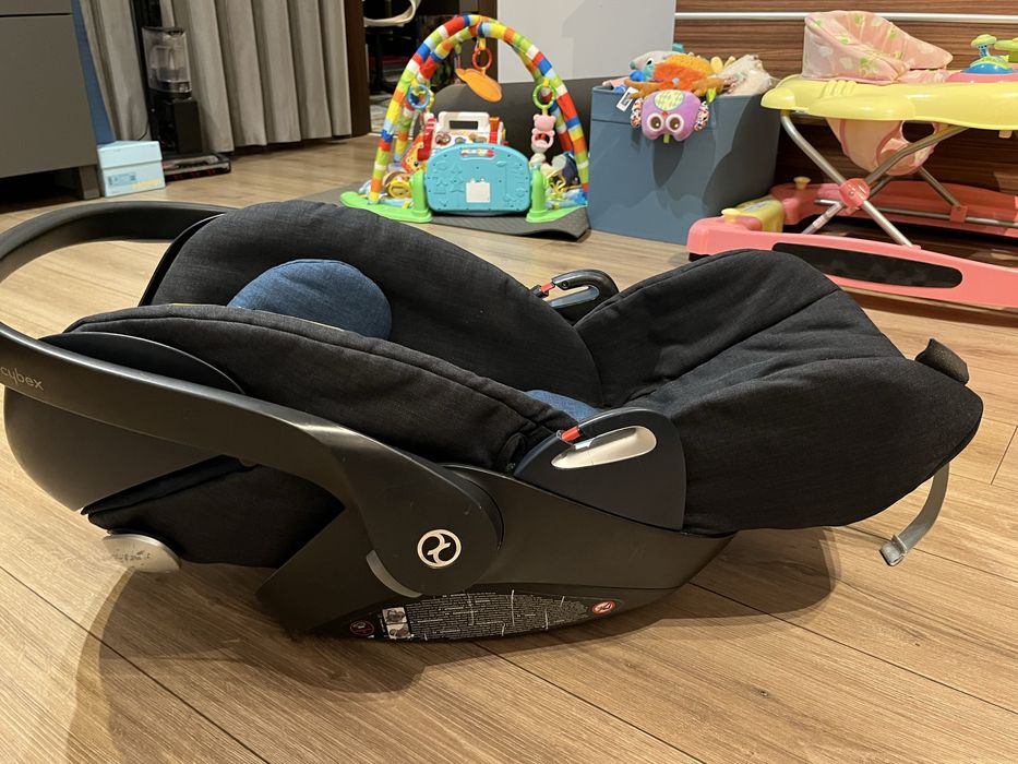Cybex cloud q + base q fix + адаптери кош за кола с основа