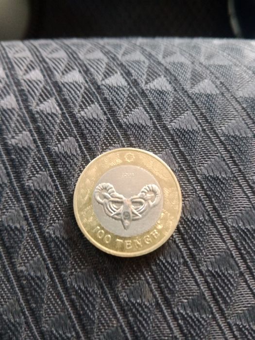 Продам монету 100тг