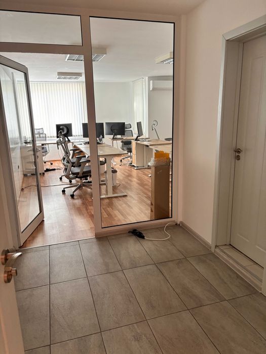 Офис под наем, център ЖП гара