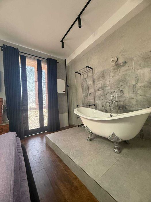 Продается 4 комнатная квартира