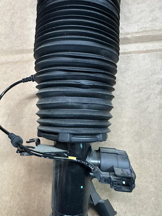 Bmw X7 G07 LCI Преден десен амортисьор 78315615