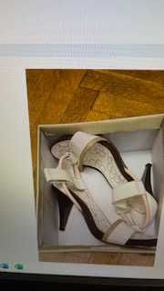 Обувки на ток и сандали