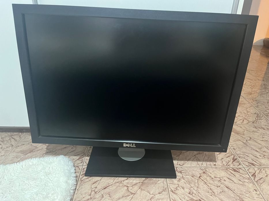 Монитор DELL в добро състояние