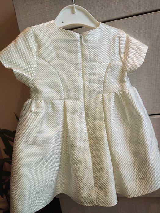 Бебешка рокля със нежни златни нишки на Mayoral