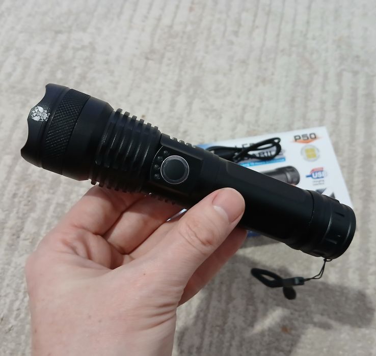Мощный Фонарик черный