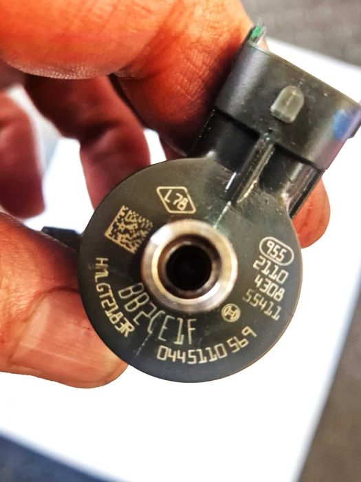 3 тествани и кодирани дизелови дюзи Bosch CRI 2-18-VCC за Рено, Опел