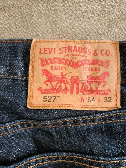 Чисто нови дънки Levi's 527