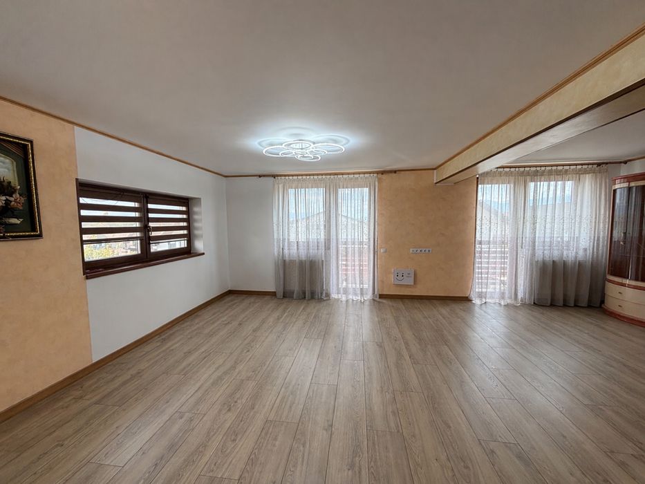 Casa 5 camere pretabila pentru 2 FAMILII in Cartierul Arhitectilor