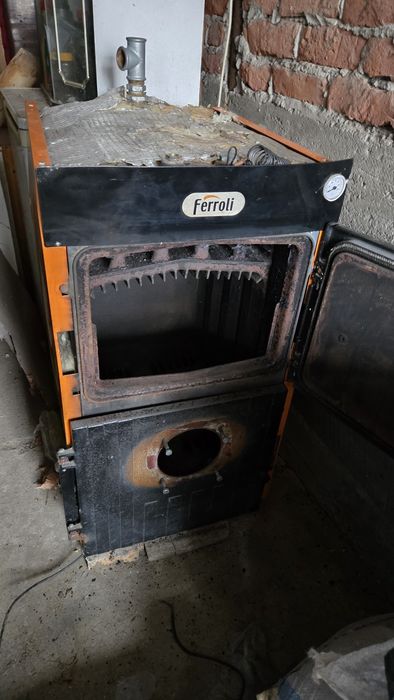 Centrală Ferroli + arzător+buncăr+șnec
