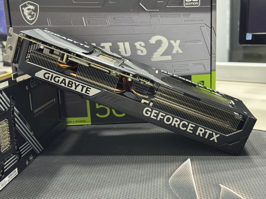 Gigabyte RTX 5070 12Gb, как новый.